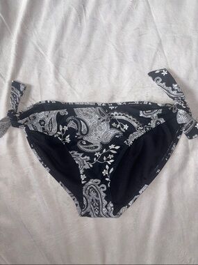 Converse Bikini Bottom Black & White NWOT XL